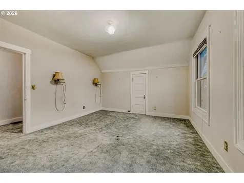 1335 SE Knight Street Portland OR 97202