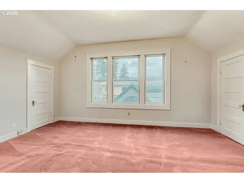 1335 SE Knight Street Portland OR 97202
