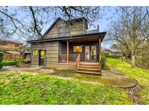1335 SE Knight Street Portland OR 97202