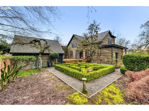 1335 SE Knight Street Portland OR 97202