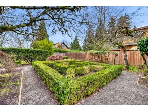 1335 SE Knight Street Portland OR 97202