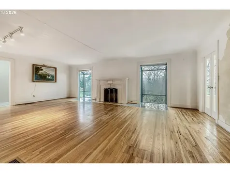 1335 SE Knight Street Portland OR 97202