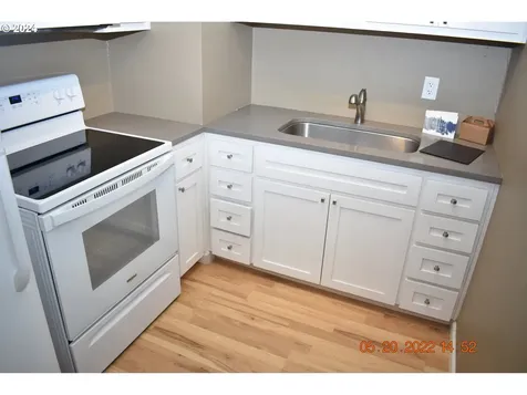 3336 SE 84th Avenue Portland OR 97266