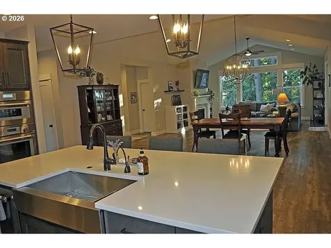14159 Quail Court Oregon City OR 97045