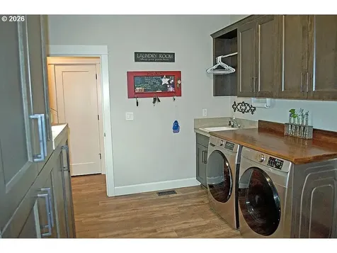 14159 Quail Court Oregon City OR 97045