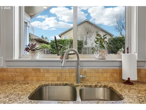 520 Yapa Drive Silverton OR 97381