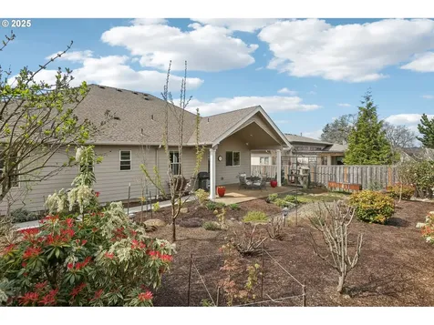 520 Yapa Drive Silverton OR 97381
