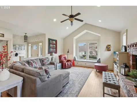 520 Yapa Drive Silverton OR 97381