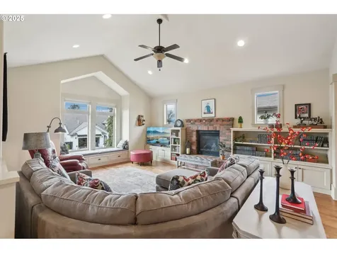 520 Yapa Drive Silverton OR 97381