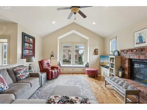 520 Yapa Drive Silverton OR 97381