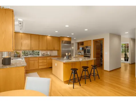 1727 SW Westwood Drive Portland OR 97239