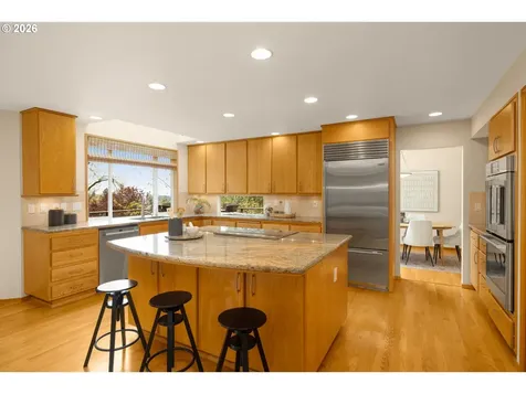 1727 SW Westwood Drive Portland OR 97239