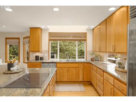1727 SW Westwood Drive Portland OR 97239