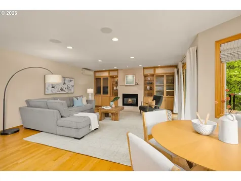 1727 SW Westwood Drive Portland OR 97239