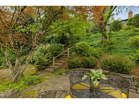 1727 SW Westwood Drive Portland OR 97239