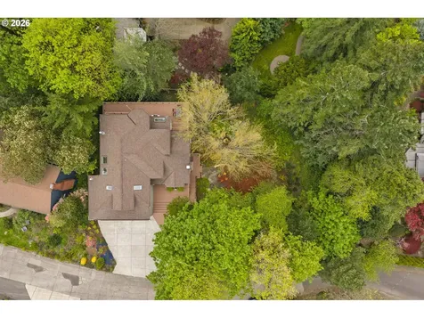 1727 SW Westwood Drive Portland OR 97239