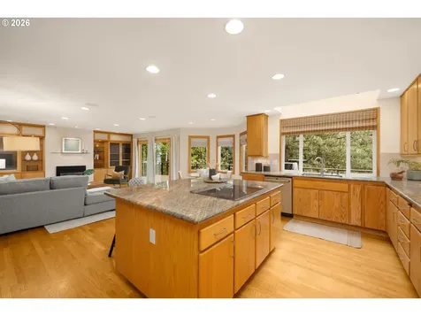 1727 SW Westwood Drive Portland OR 97239