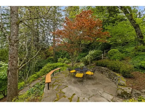 1727 SW Westwood Drive Portland OR 97239