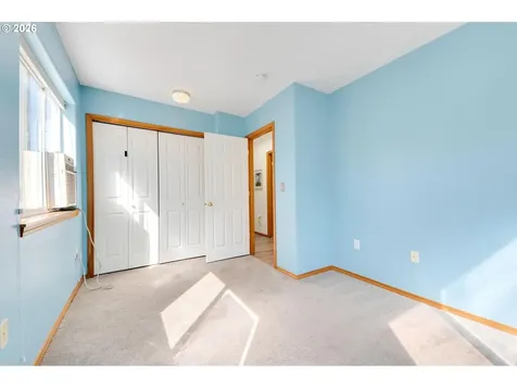 10324 NE Fargo Street Portland OR 97220