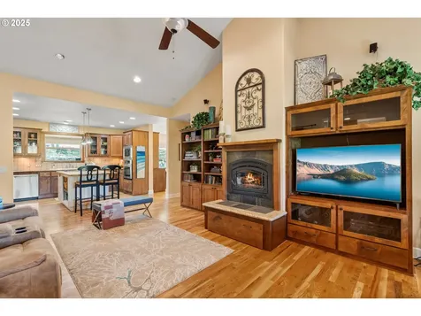 2809 Dead Indian Memorial Road Ashland OR 97520