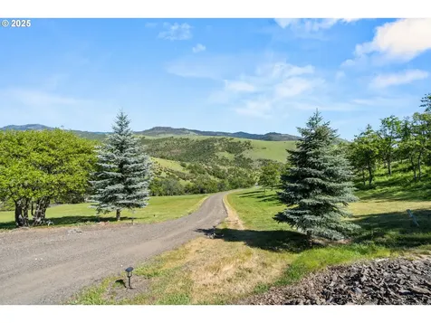 2809 Dead Indian Memorial Road Ashland OR 97520