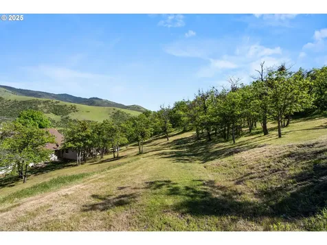2809 Dead Indian Memorial Road Ashland OR 97520