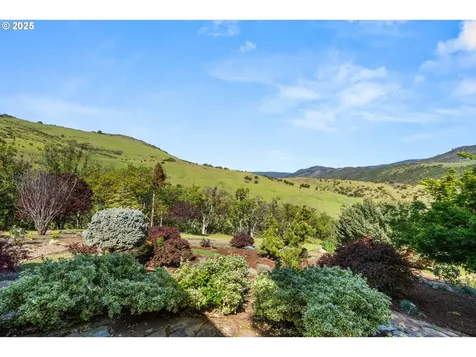 2809 Dead Indian Memorial Road Ashland OR 97520