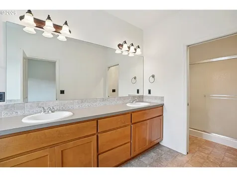 2210 NE 177th Avenue Vancouver WA 98684