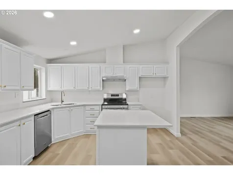 20983 Brentwood Court Donald OR 97020
