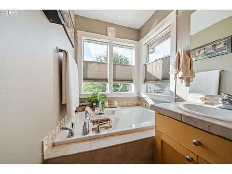 4911 NE 109th Street Vancouver WA 98686