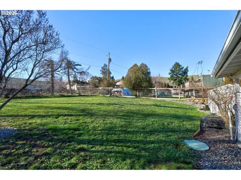 1012 Whitman Court The Dalles OR 97058