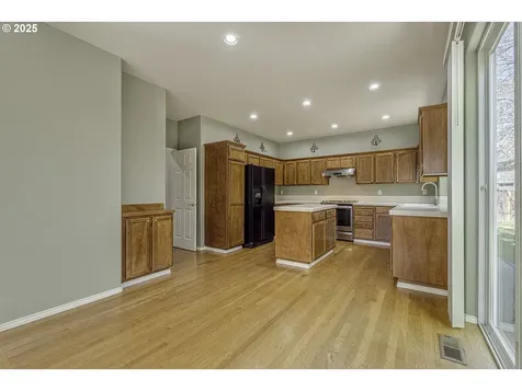 983 NE Rogahn Street Hillsboro OR 97124