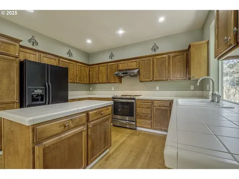 983 NE Rogahn Street Hillsboro OR 97124