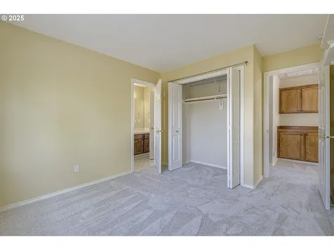 983 NE Rogahn Street Hillsboro OR 97124