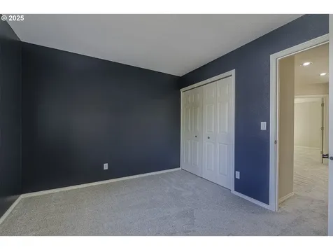 983 NE Rogahn Street Hillsboro OR 97124