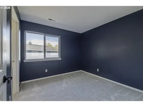 983 NE Rogahn Street Hillsboro OR 97124
