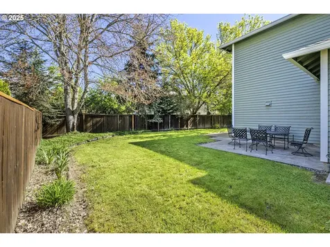 983 NE Rogahn Street Hillsboro OR 97124