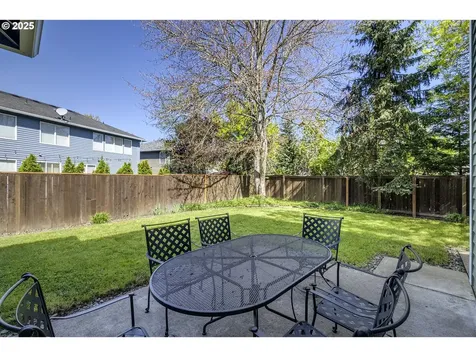 983 NE Rogahn Street Hillsboro OR 97124