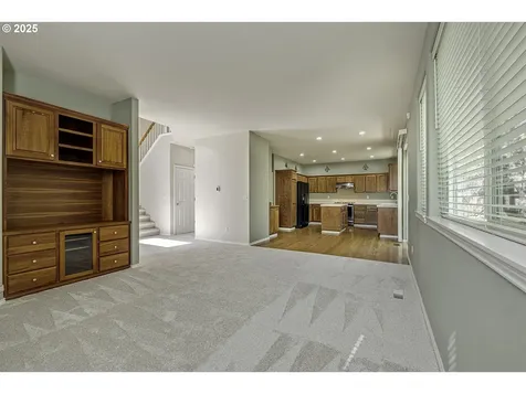 983 NE Rogahn Street Hillsboro OR 97124