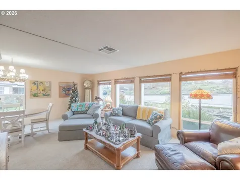 2120 Robins Lane SE Salem OR 97306