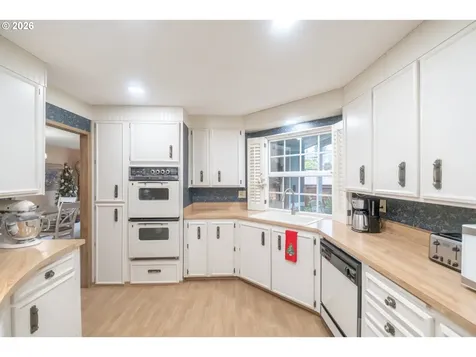2120 Robins Lane SE Salem OR 97306