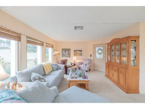 2120 Robins Lane SE Salem OR 97306