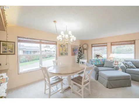 2120 Robins Lane SE Salem OR 97306
