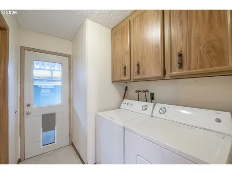 2120 Robins Lane SE Salem OR 97306