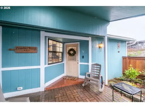 2120 Robins Lane SE Salem OR 97306