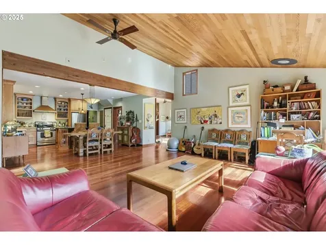 8023 SW 31st Avenue Portland OR 97219