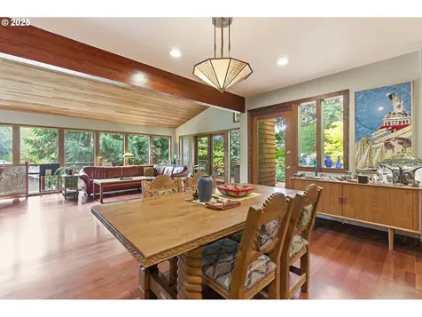 8023 SW 31st Avenue Portland OR 97219