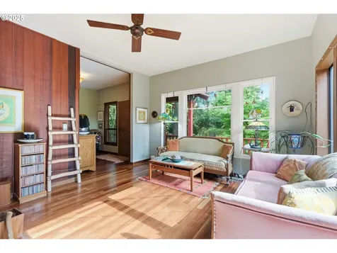8023 SW 31st Avenue Portland OR 97219