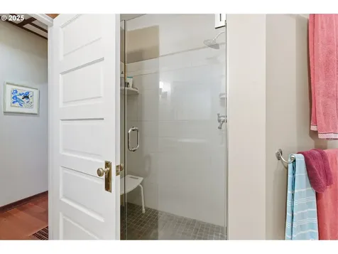 8023 SW 31st Avenue Portland OR 97219