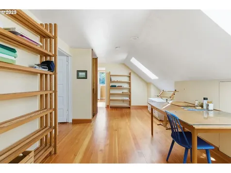 8023 SW 31st Avenue Portland OR 97219